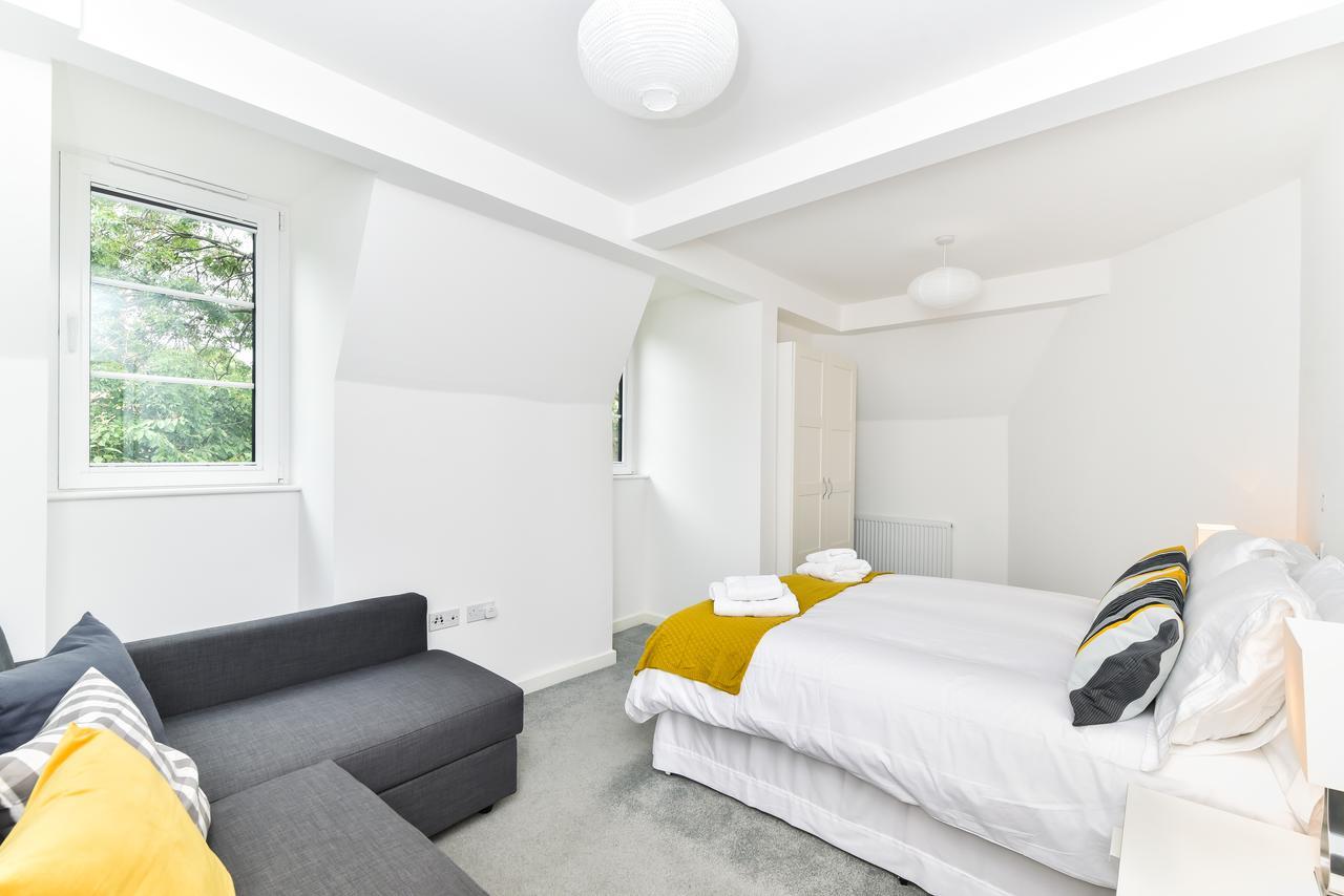 Vibrant Vauxhall Apartment London