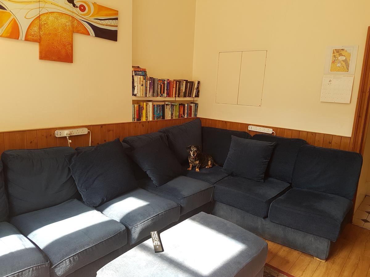 Hostal Barmy Badger Backpackers