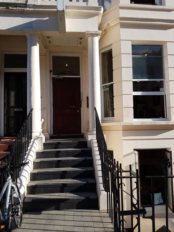 Barmy Badger Backpackers Hostal *