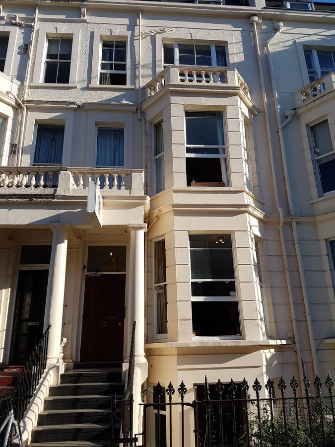 Hostal Barmy Badger Backpackers *