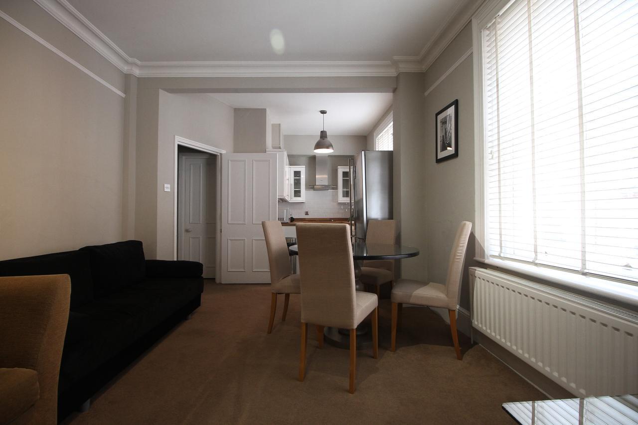 Flat 2 Broad Court * London
