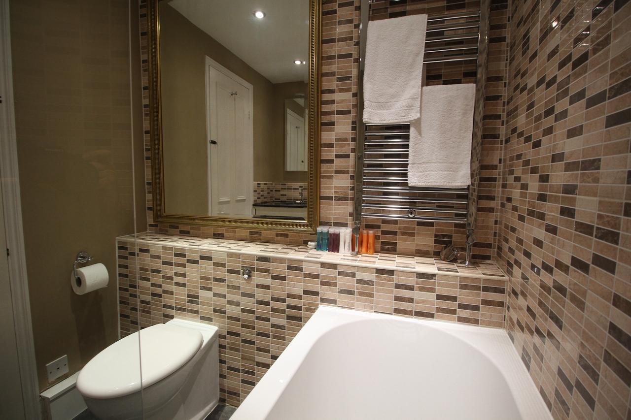 Flat 2 Broad Court London