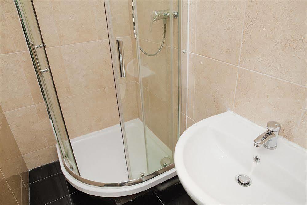 Central London Budget Hotel *