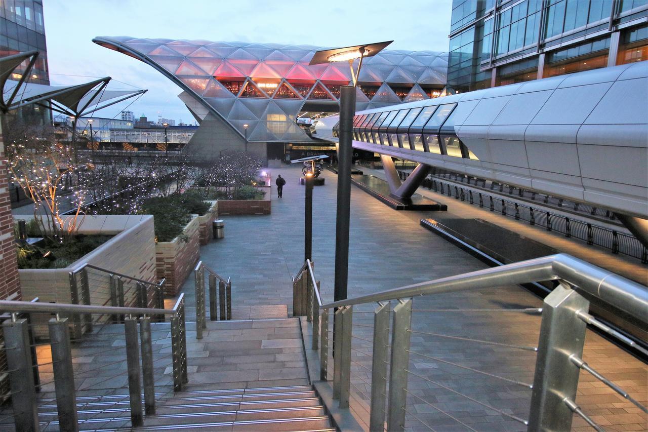 Hotel Canary Wharf Luxury River View 4*