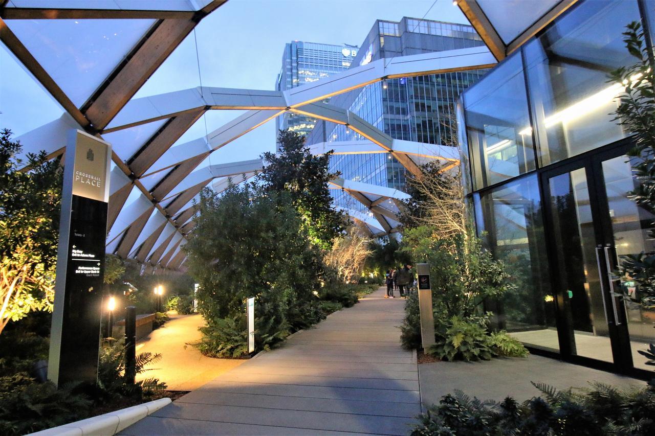 Hotel Canary Wharf Luxury River View 4*