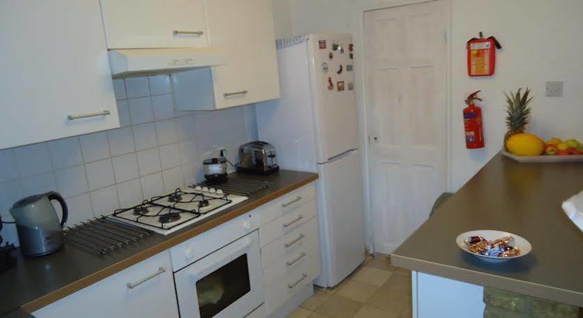 Apartment Leslie Road London