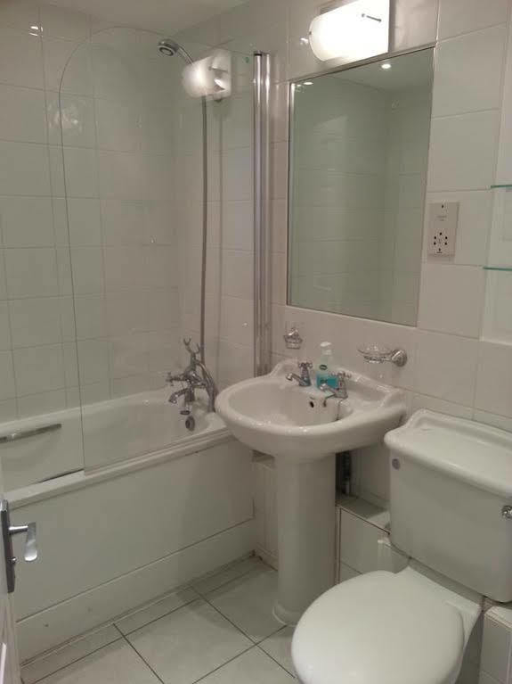Earls Court Apartment