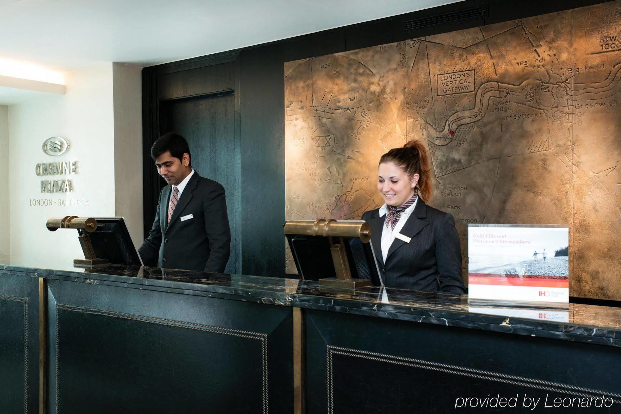 Crowne Plaza Battersea 4*
