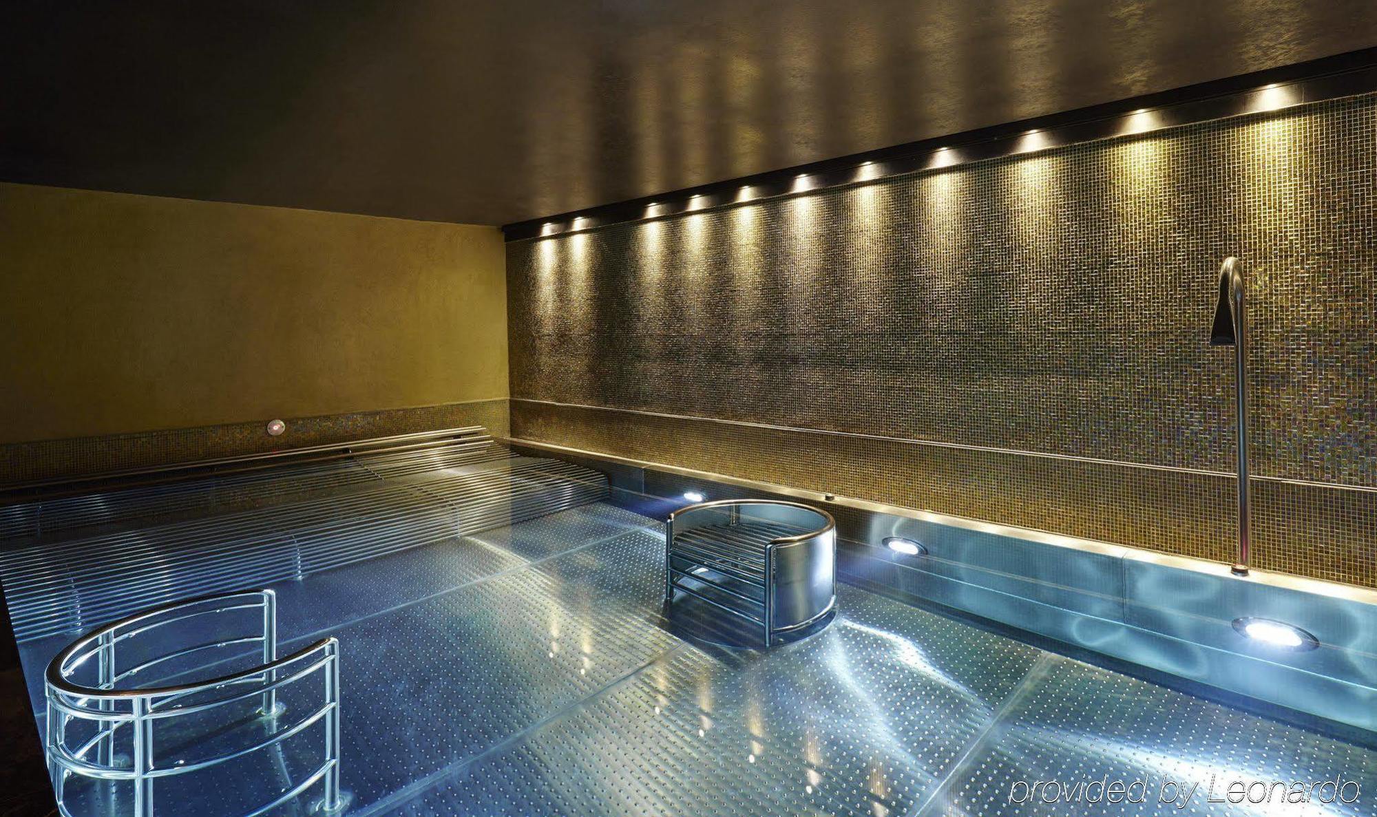 Crowne Plaza Battersea Hotel London