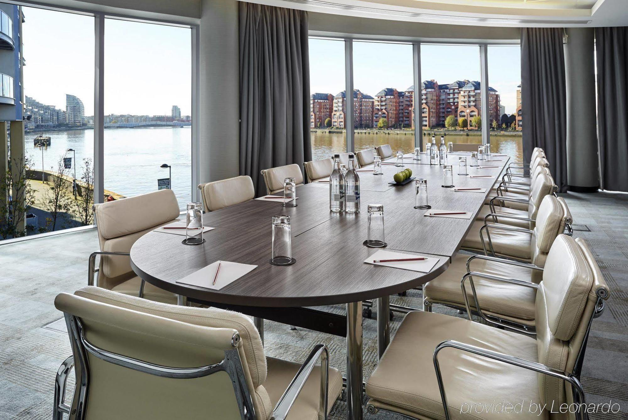Hotel Crowne Plaza Battersea 4*