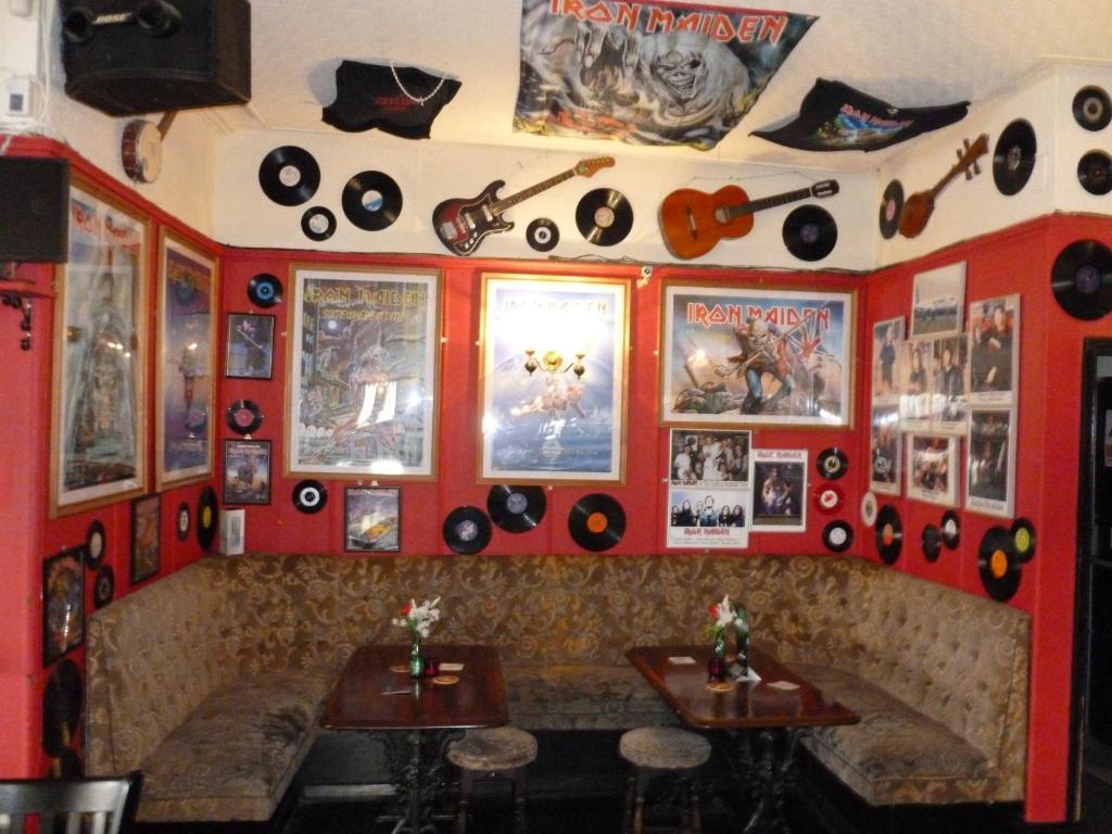 Cart And Horses 3* London