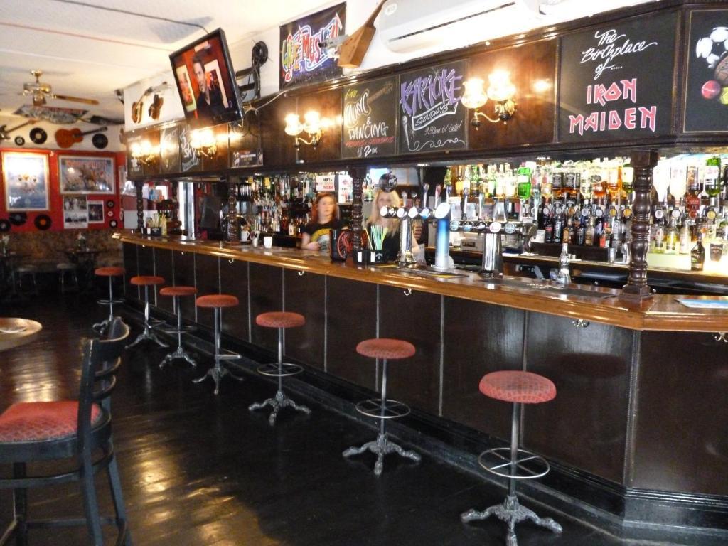 Cart And Horses 3*