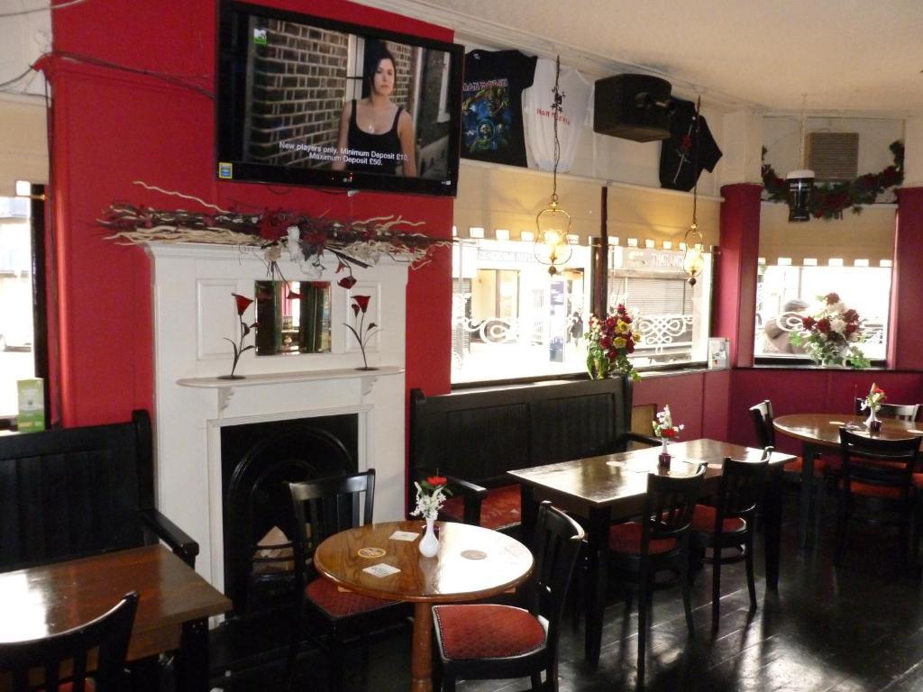 Cart And Horses Inn 3*