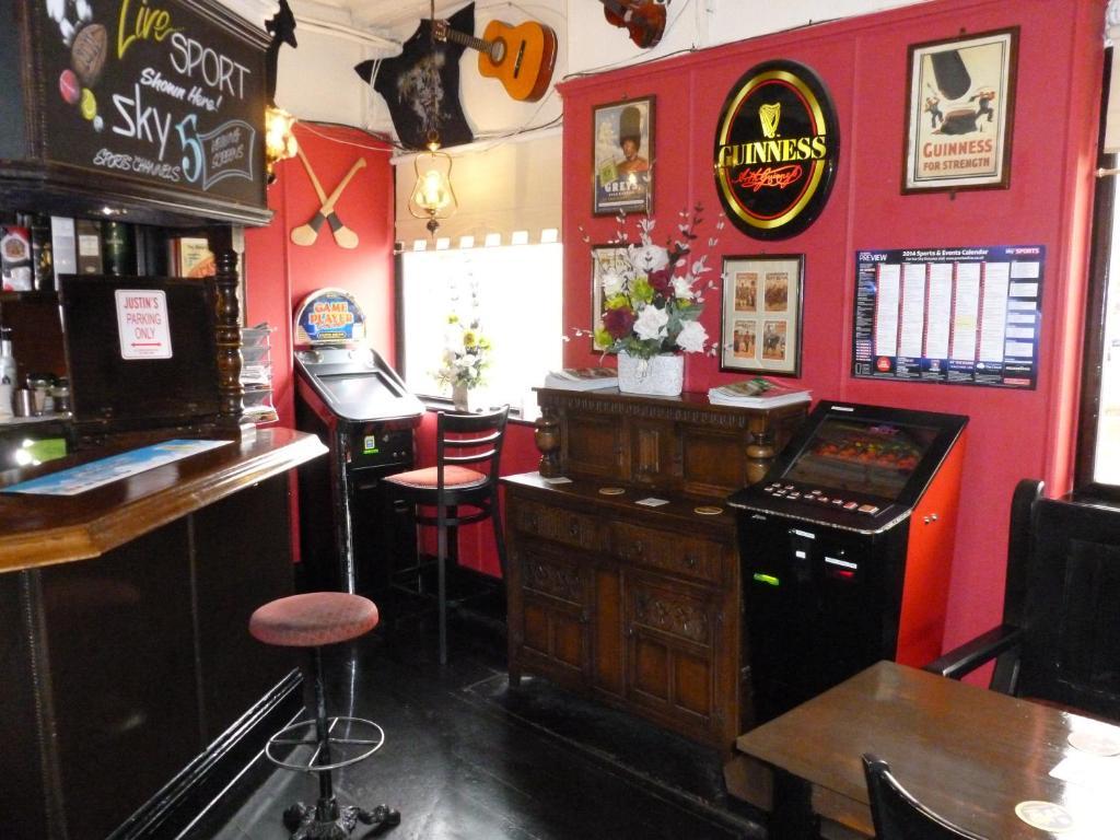 Inn Cart And Horses