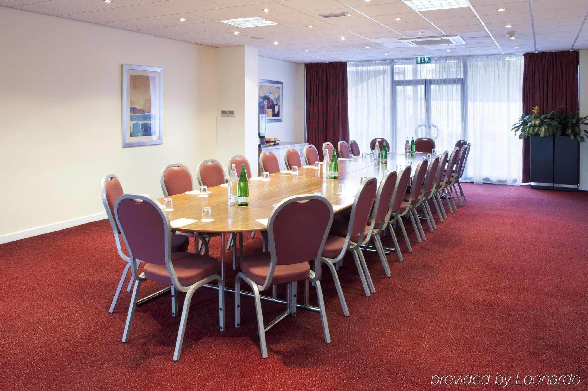Express Park Royal By Ihg Hotel Londen