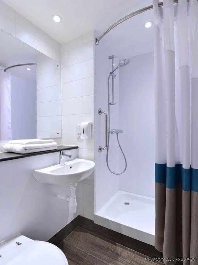 Travelodge Waterloo Hotel