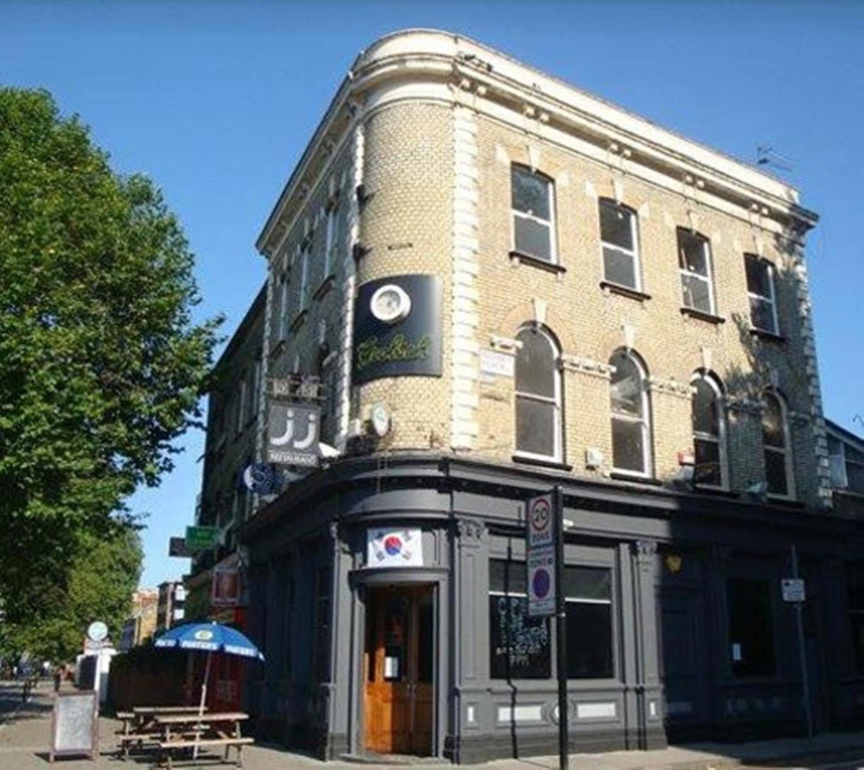Full House Inn 2*
