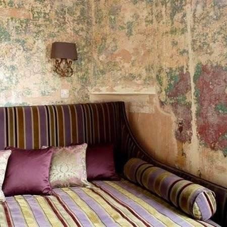 Mike's Guest house 4*