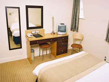 Hotel Kensington International 4*
