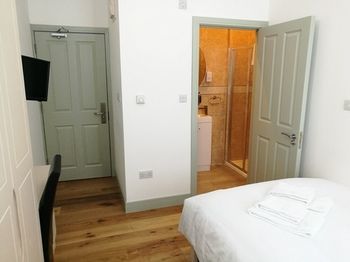 Forest House 3* London