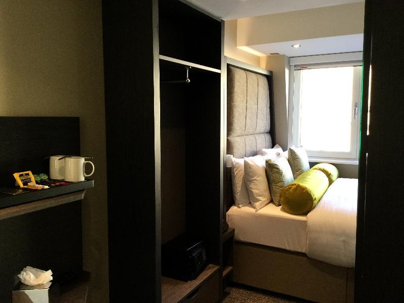 Mornington Victoria Hotel 4*