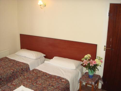 Regency Court 2*