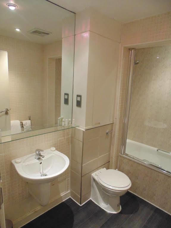 Oakwood Bow Lane 4* London