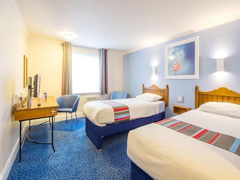 Hotell Travelodge Chigwell 3*