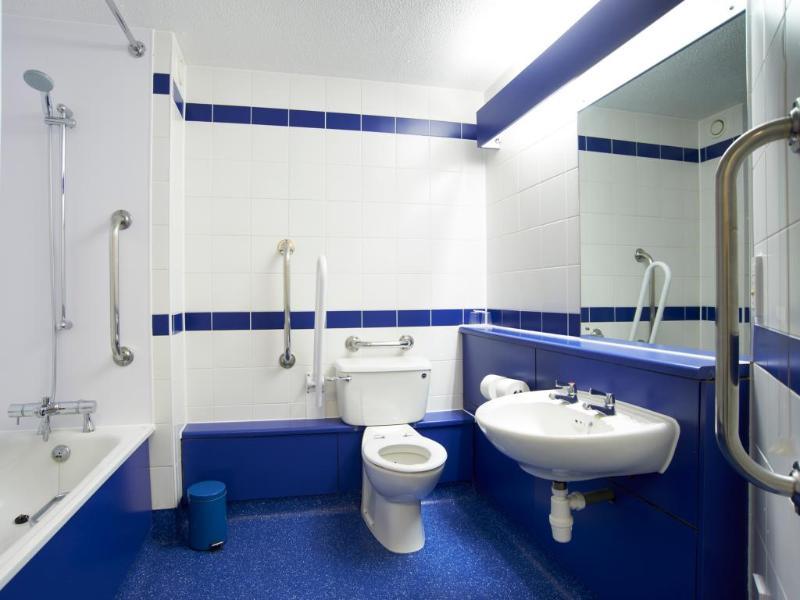 Hotell Travelodge Chigwell 3*
