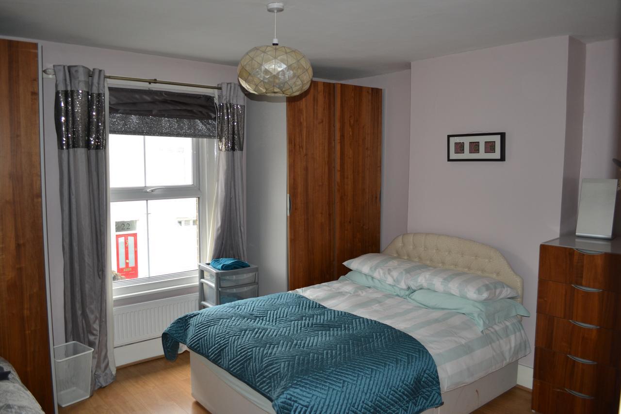 Feriehus 2 Bedroom House -ealing London