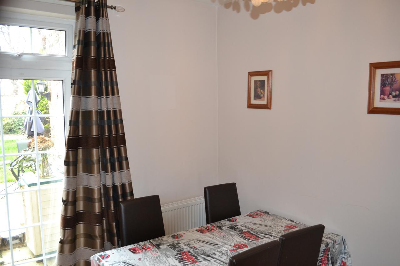 2 Bedroom House -ealing Feriehus *