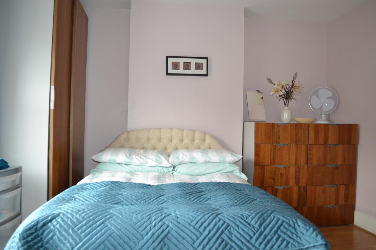 2 Bedroom House -ealing * Londen