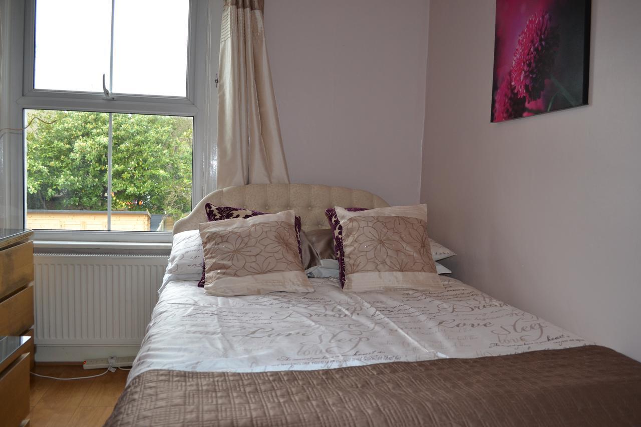 2 Bedroom House -ealing Feriehus