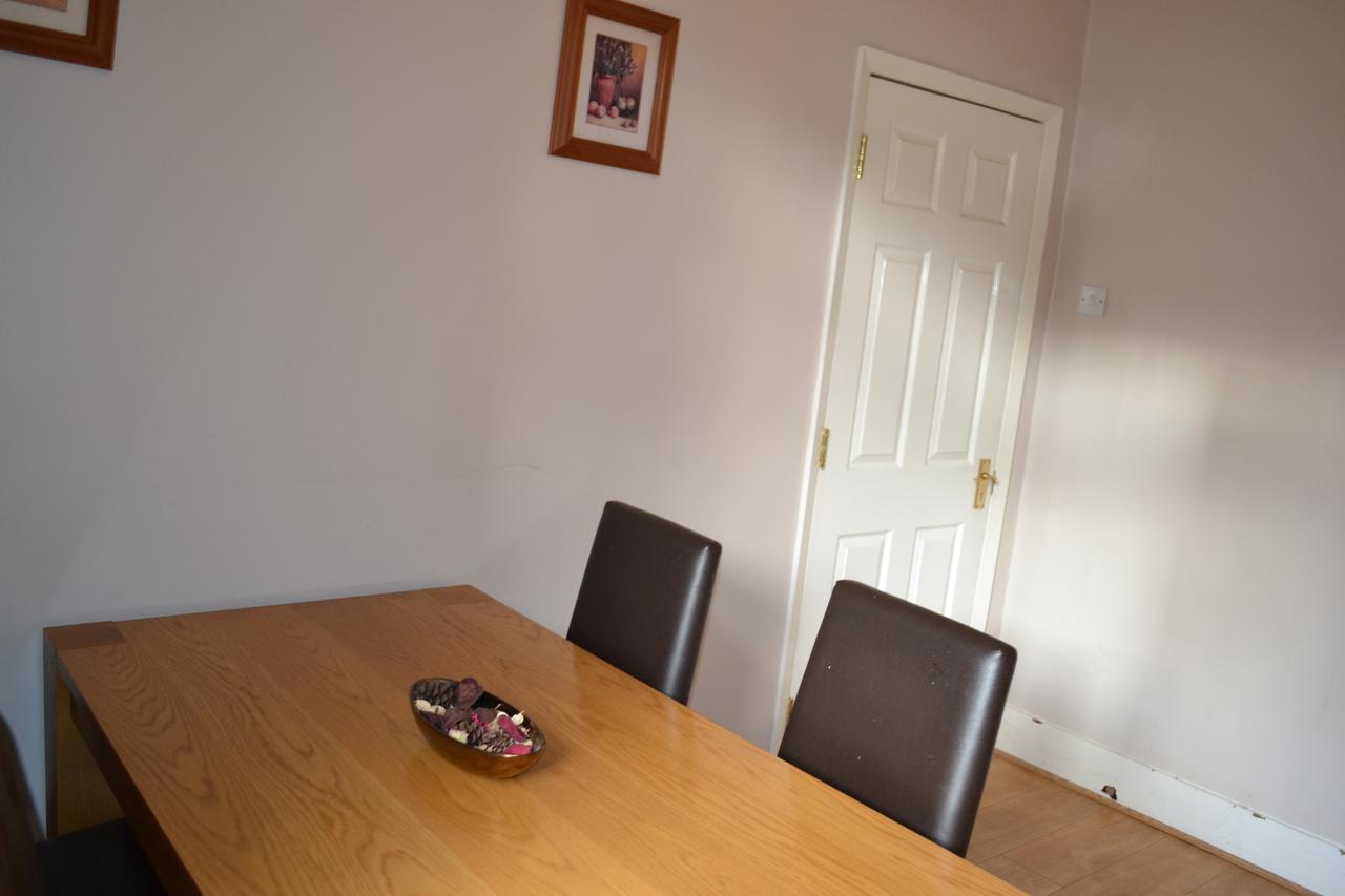 Vakantiehuis 2 Bedroom House -ealing Londen