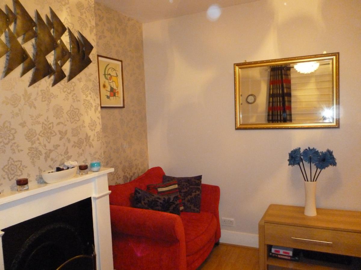 2 Bedroom House -ealing Vakantiehuis Londen