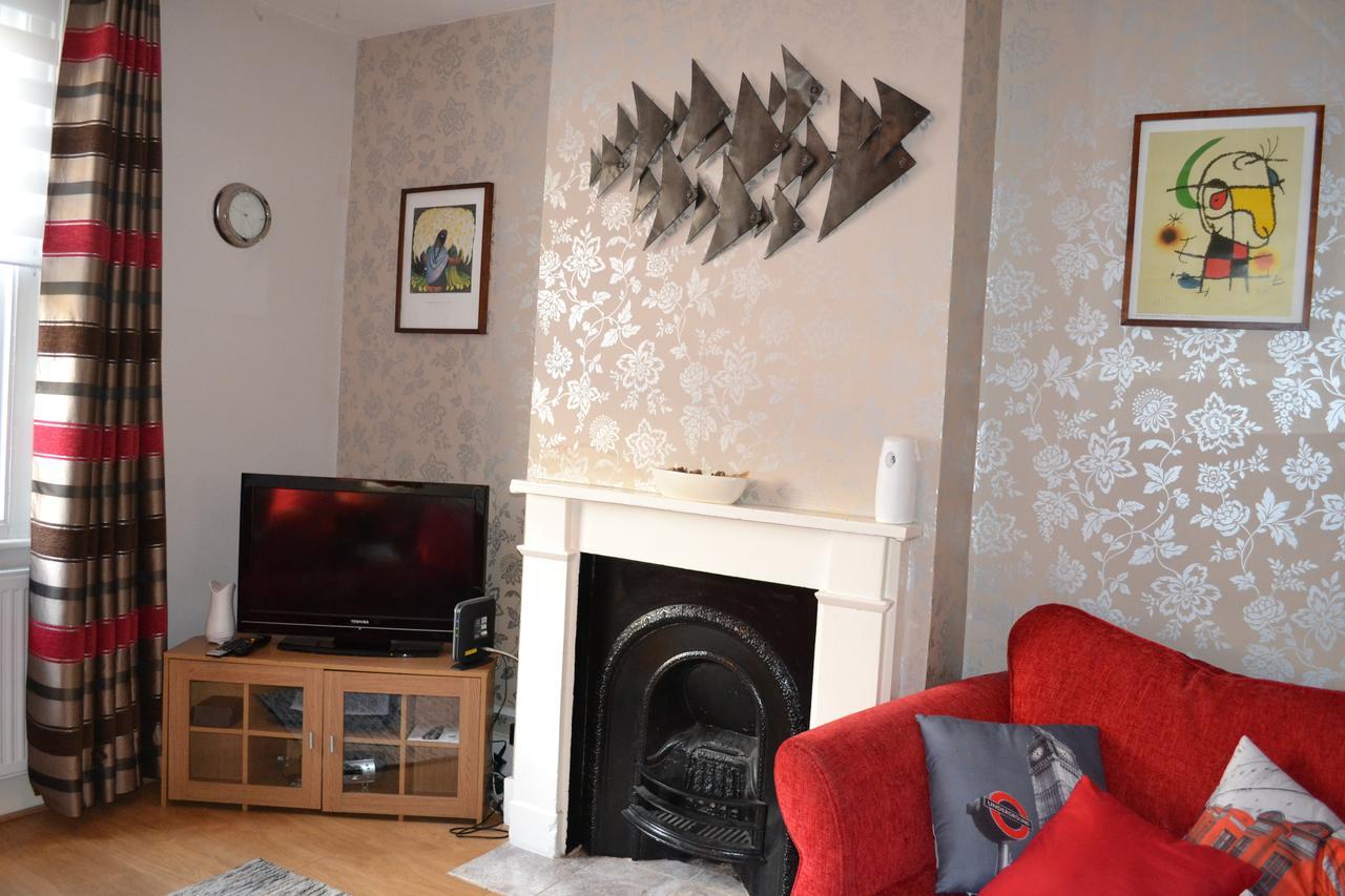 Feriehus 2 Bedroom House -ealing London