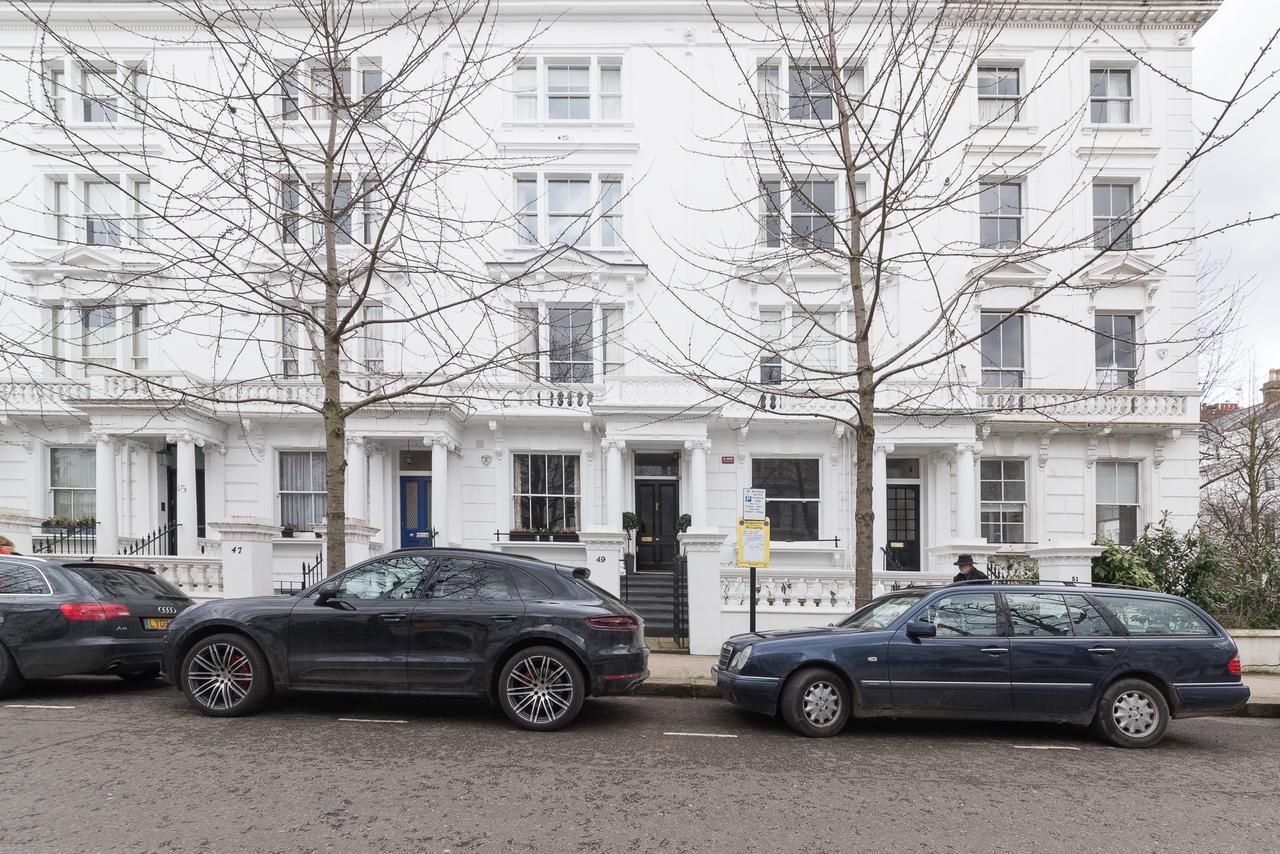 Palace Gardens Terrace London