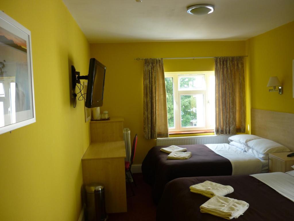 Acton Town Hotell