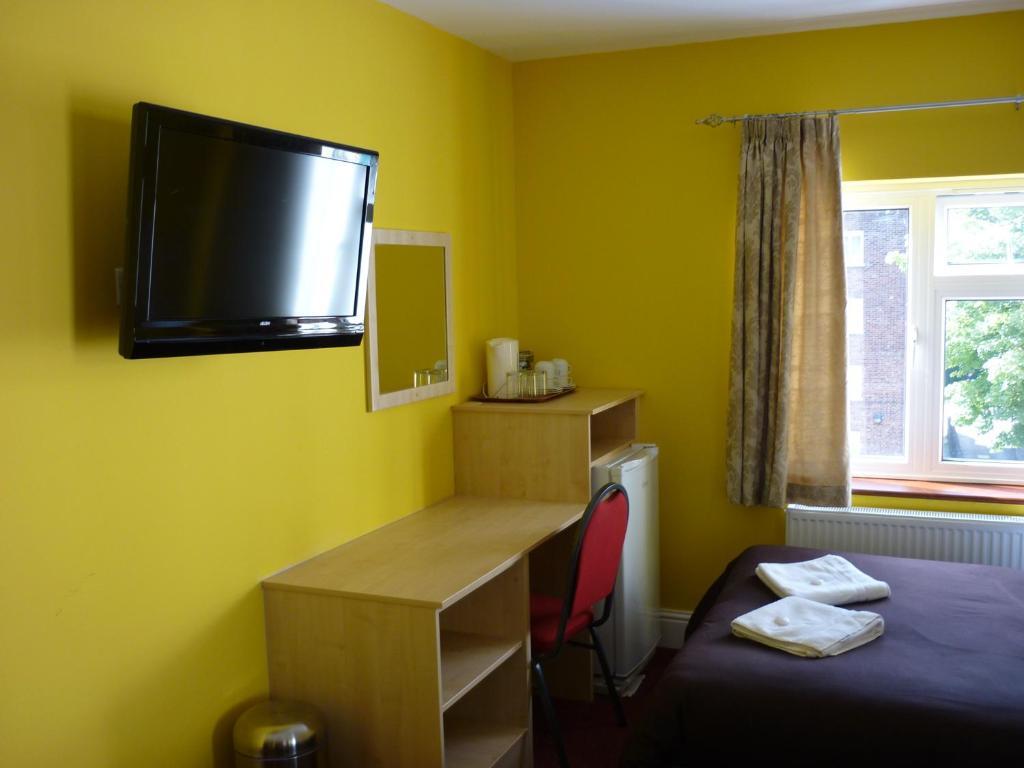 Acton Town Hotell 2*
