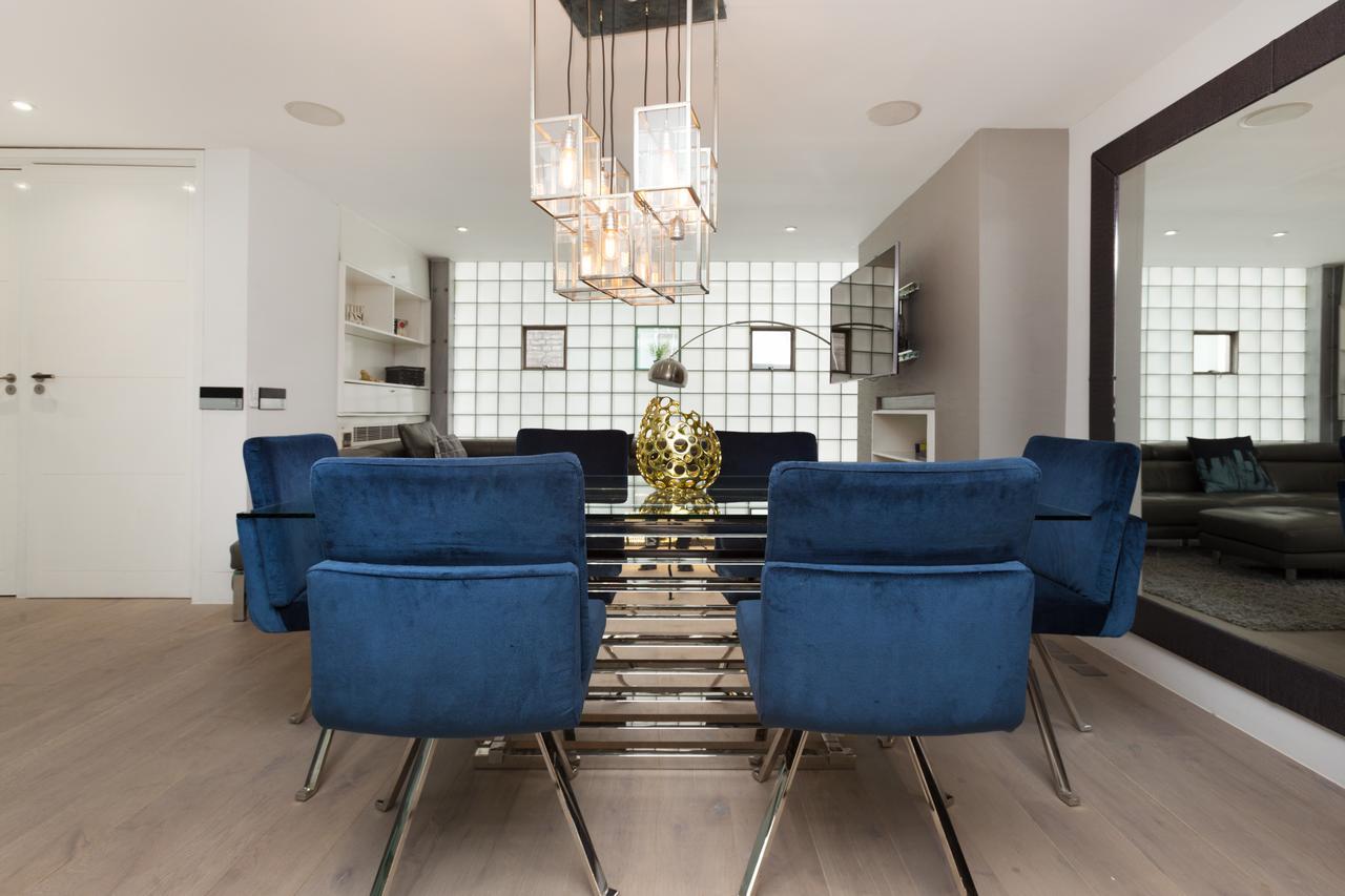 Stylish 3 Bedroom Mews South Kensington Apartment London