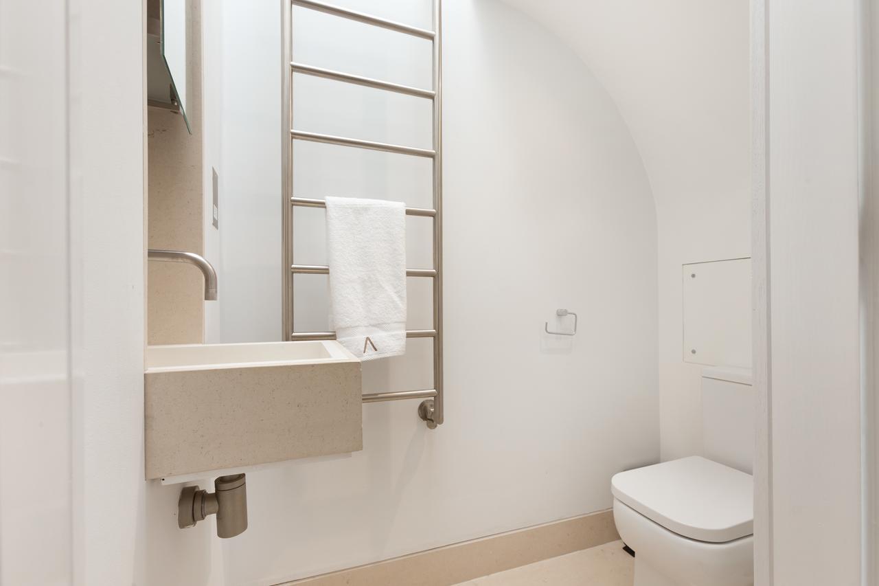 Stylish 3 Bedroom Mews South Kensington Apartment London