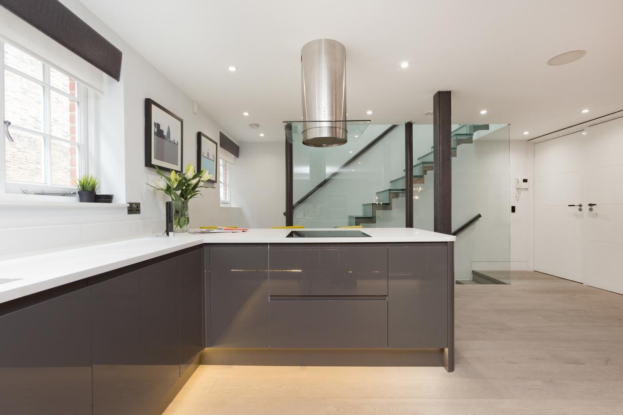 Stylish 3 Bedroom Mews South Kensington * Londres