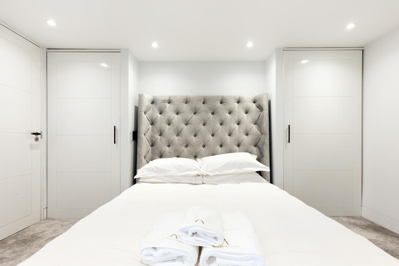 Stylish 3 Bedroom Mews South Kensington *