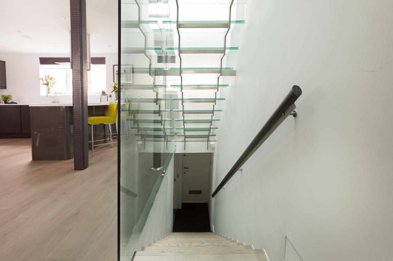 Stylish 3 Bedroom Mews South Kensington Apartment
