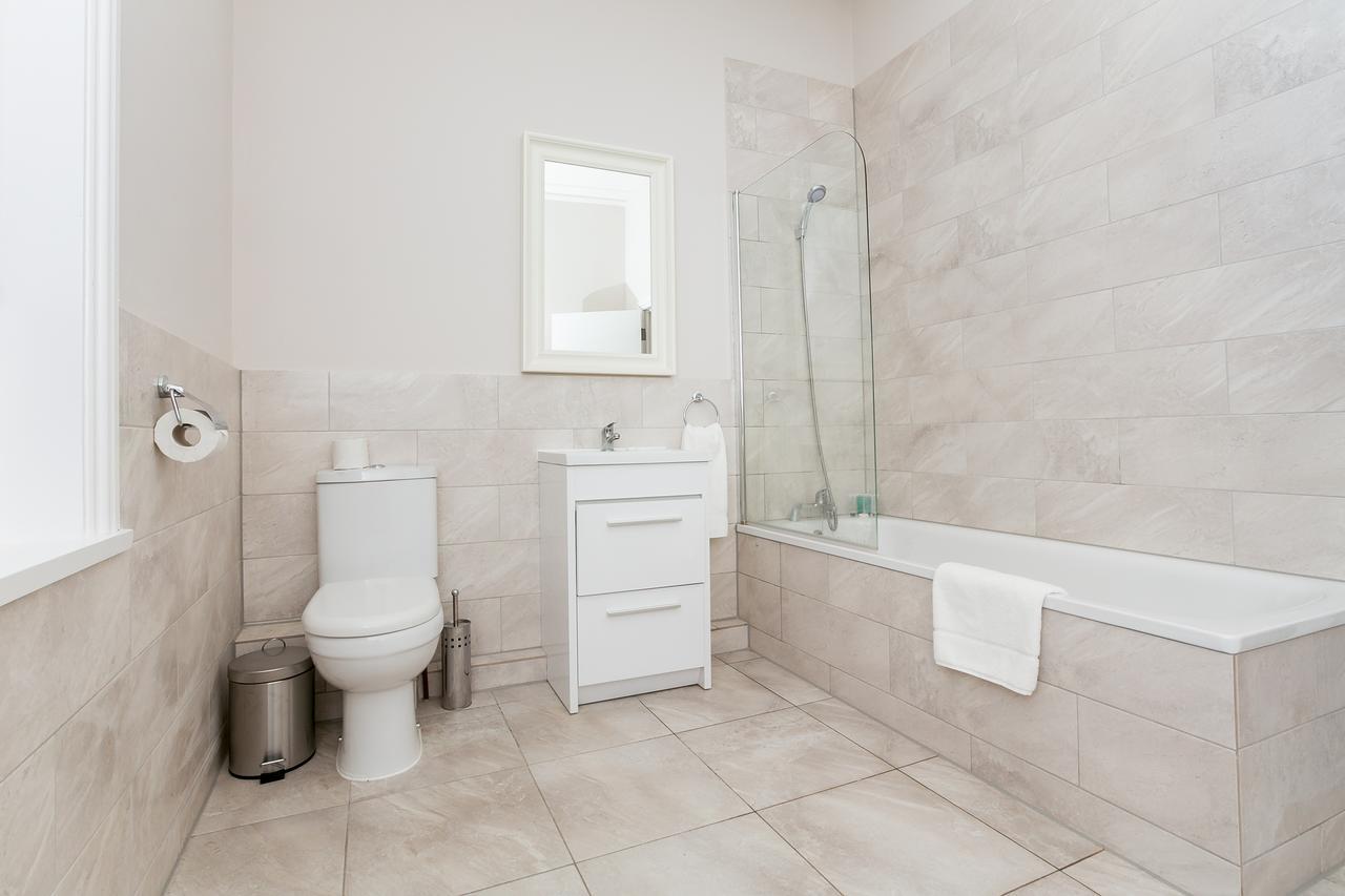 Shroton Street Apartments *