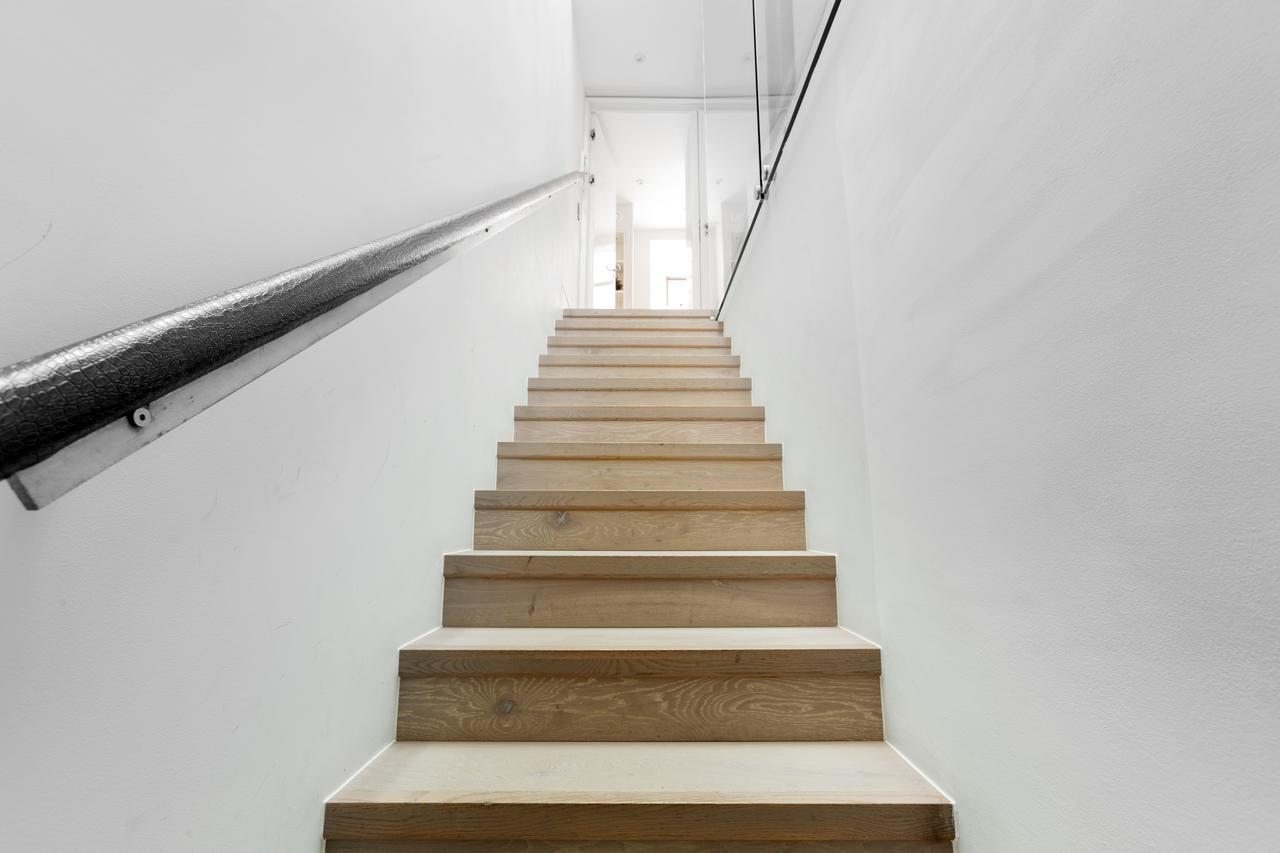 Stylish 3 Bedroom Mews South Kensington Apartment *