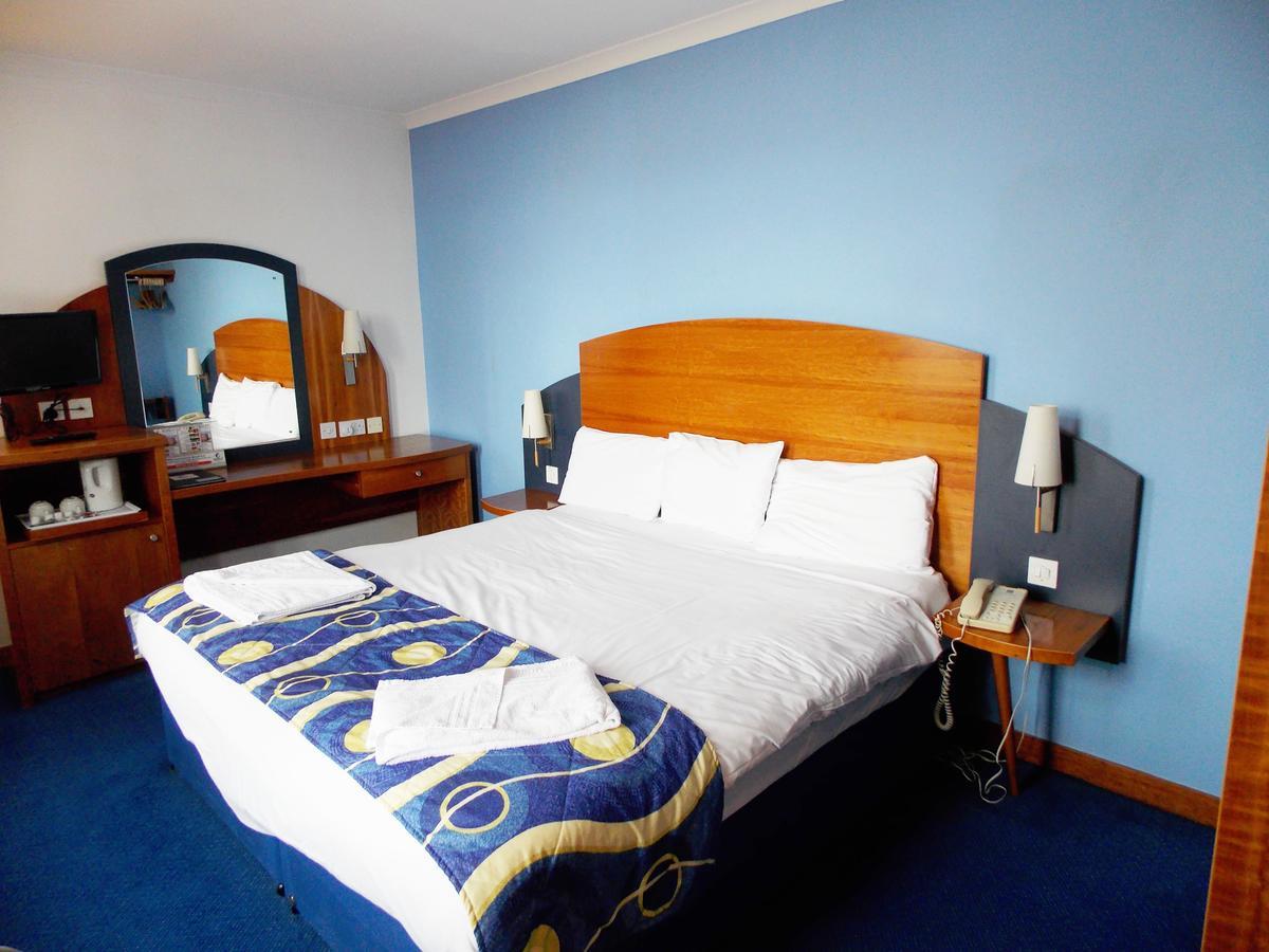 - Wembley International 3* London