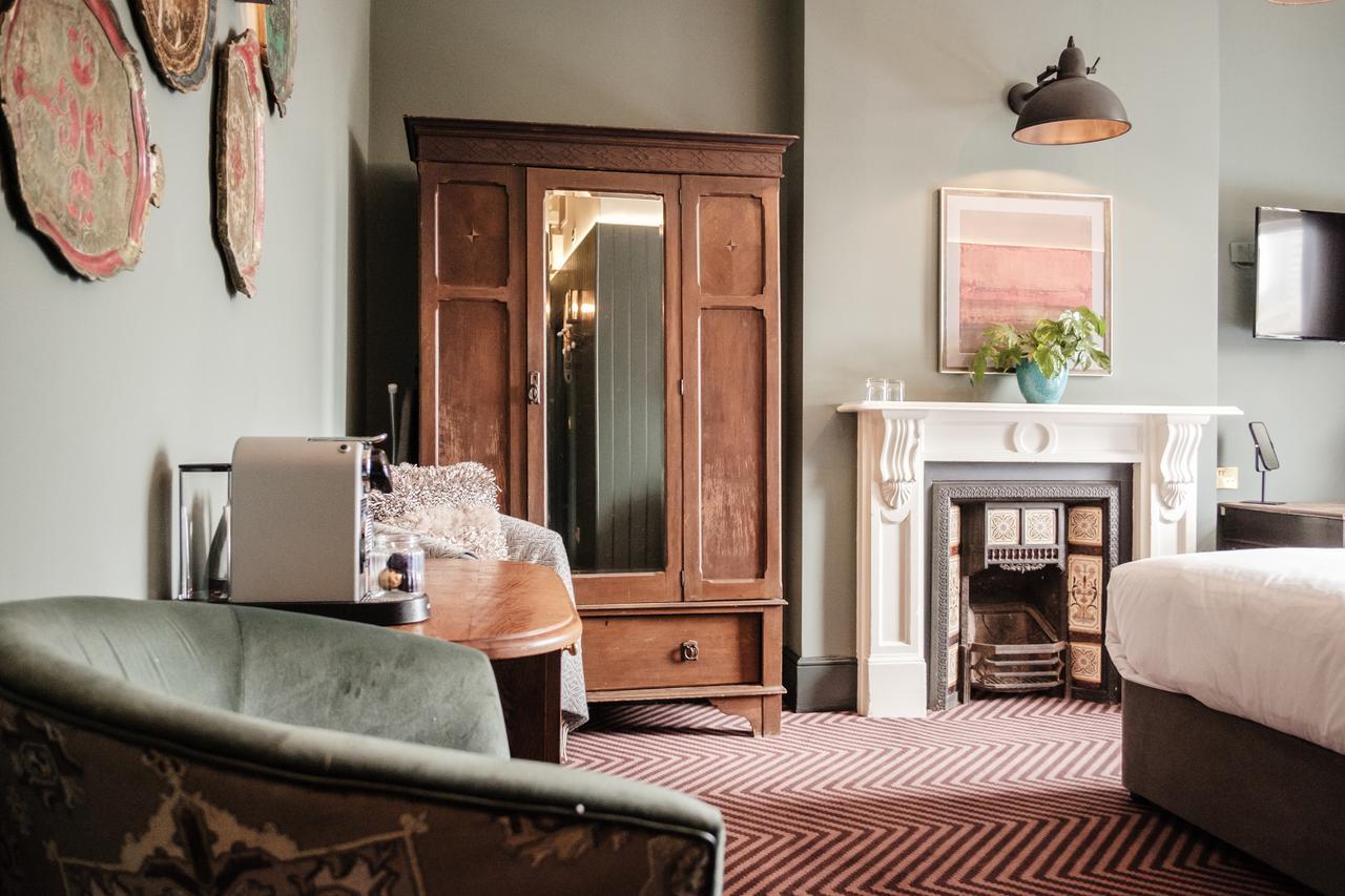 Hotel Half Moon 4*