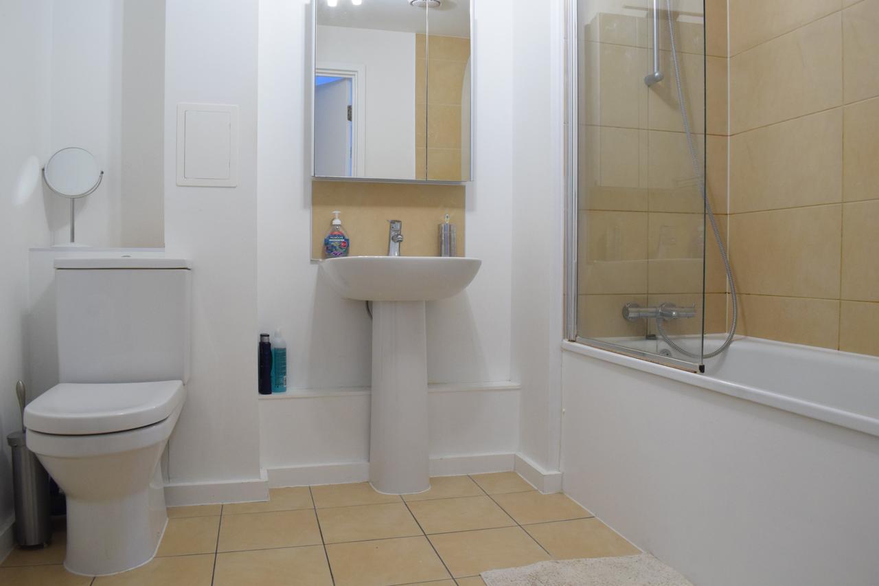 1 Bedroom Flat In Lewisham With A Balcony View Of The Shard * London