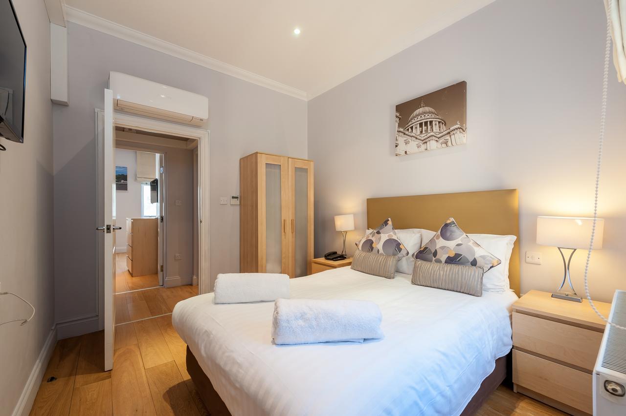 12 Street Apartahotel 4*